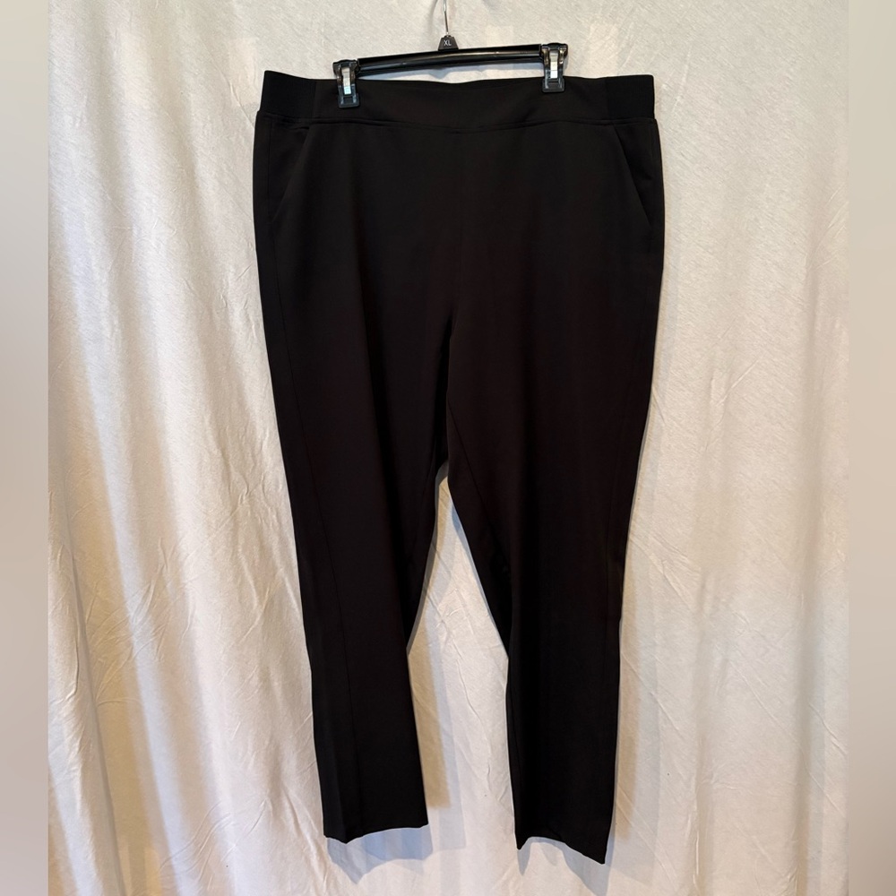 NWOT 32 Degrees Women's Black Straight Leg Pants